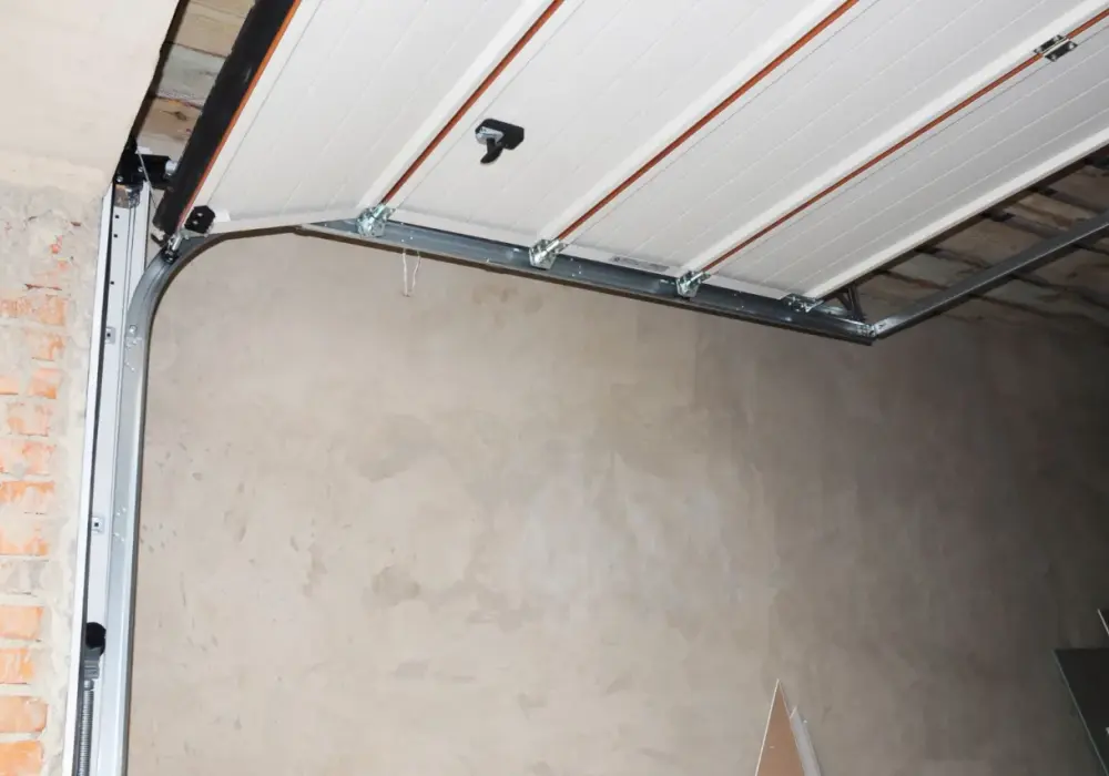 Jak zbudować bramę garażową uchylną DIY? Poradnik krok po kroku