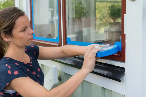 Jak zrobić okno drewniane DIY? Poradnik krok po kroku